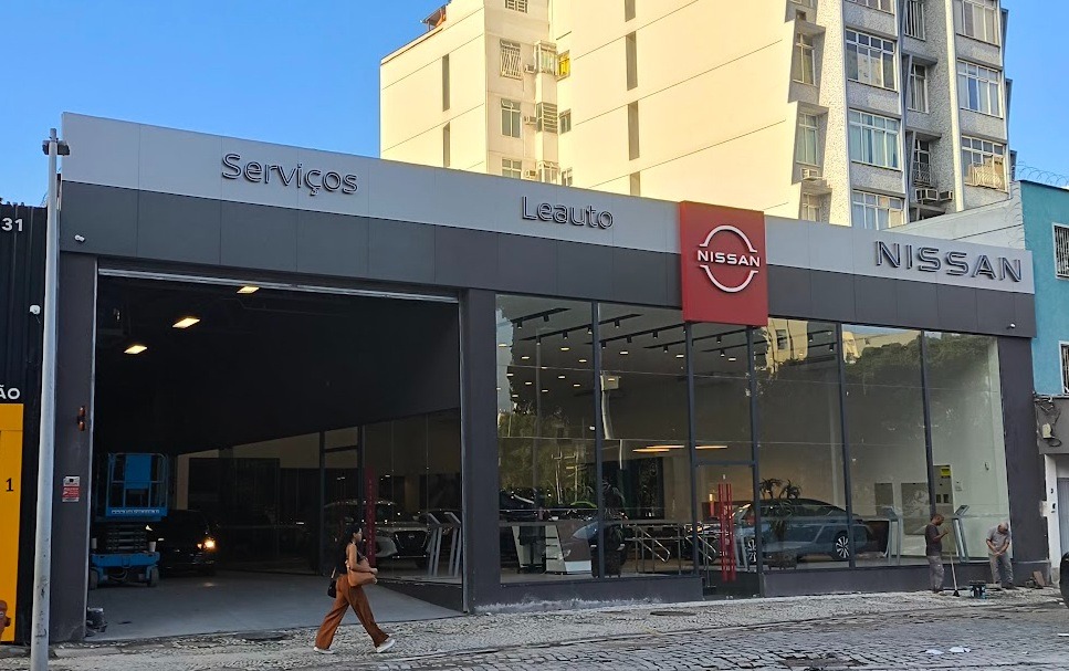 Nissan Leauto
